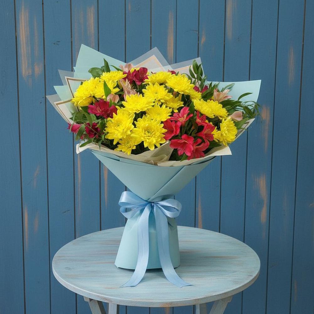Букет цветов из: Альстромерии и Хризантемы в Искре