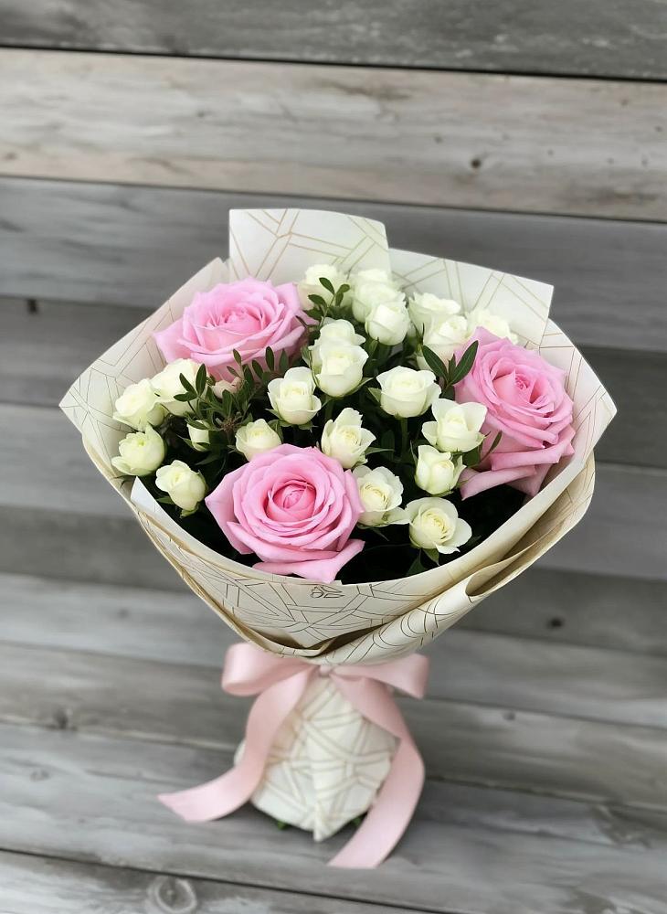 Букет цветов из: Розы в Искре