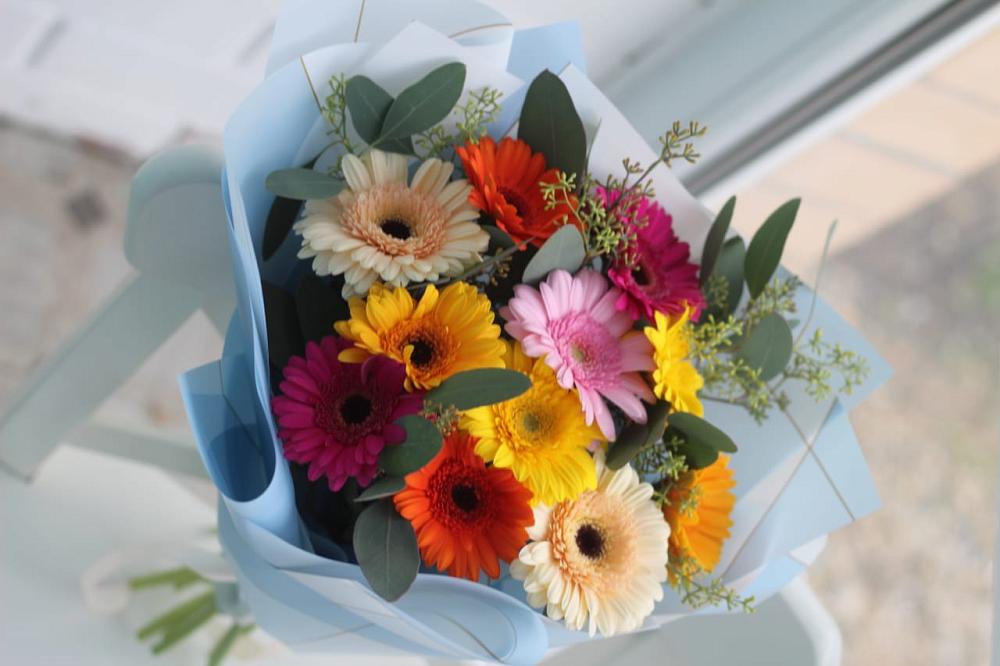 Букет цветов из: Герберы в Искре