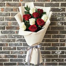 Букет цветов из:  Розы в Искре