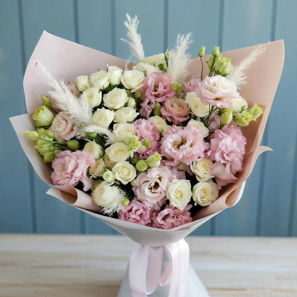 Букет цветов из: Альстромерии и Розы в Искре