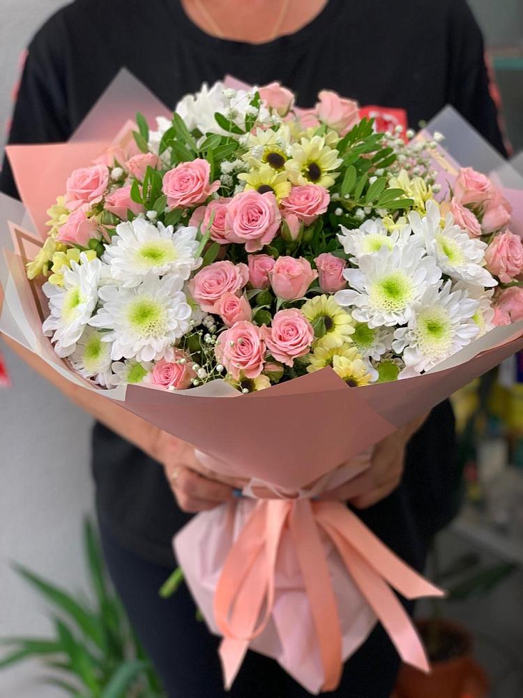 Букет цветов из: Розы и Хризантемы в Искре