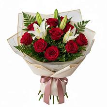 Букет цветов из:  Лилии и Розы в Искре