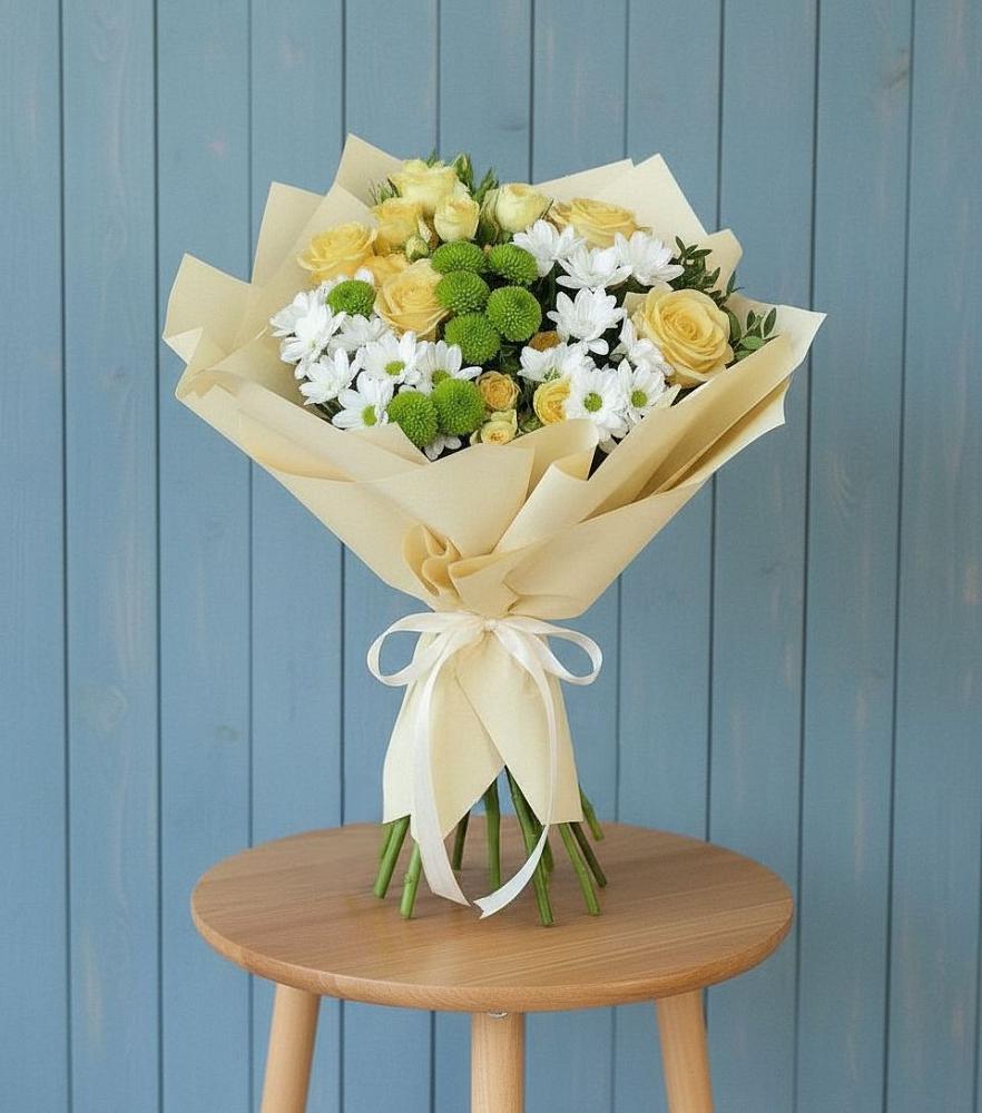 Букет цветов из: Хризантемы и Розы в Искре