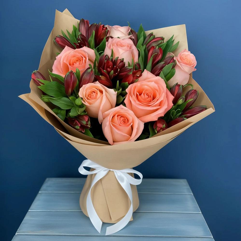 Букет цветов из: Розы и Альстромерии в Искре