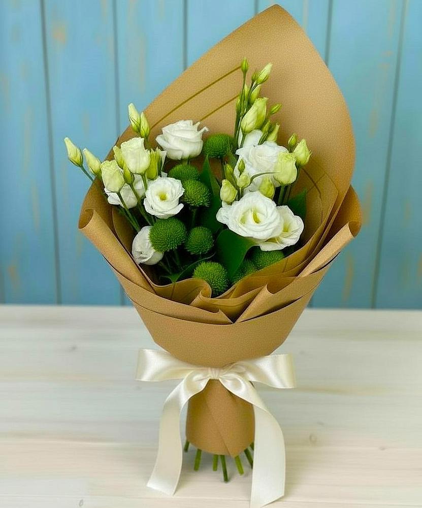 Букет цветов из: Хризантемы и Лизиантусы в Искре