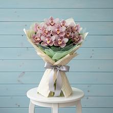 Букет цветов из:  Орхидеи и Розы в Искре