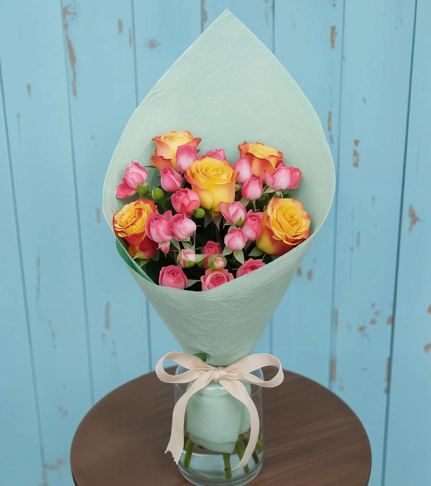 Букет цветов из: Розы в Искре