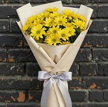 Букет цветов из:  Хризантемы в Искре