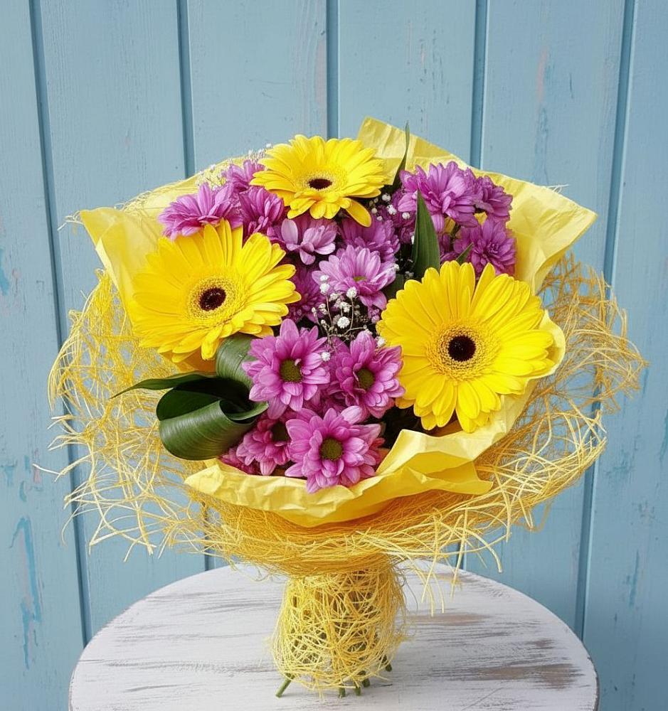 Букет цветов из: Хризантемы и Герберы в Искре