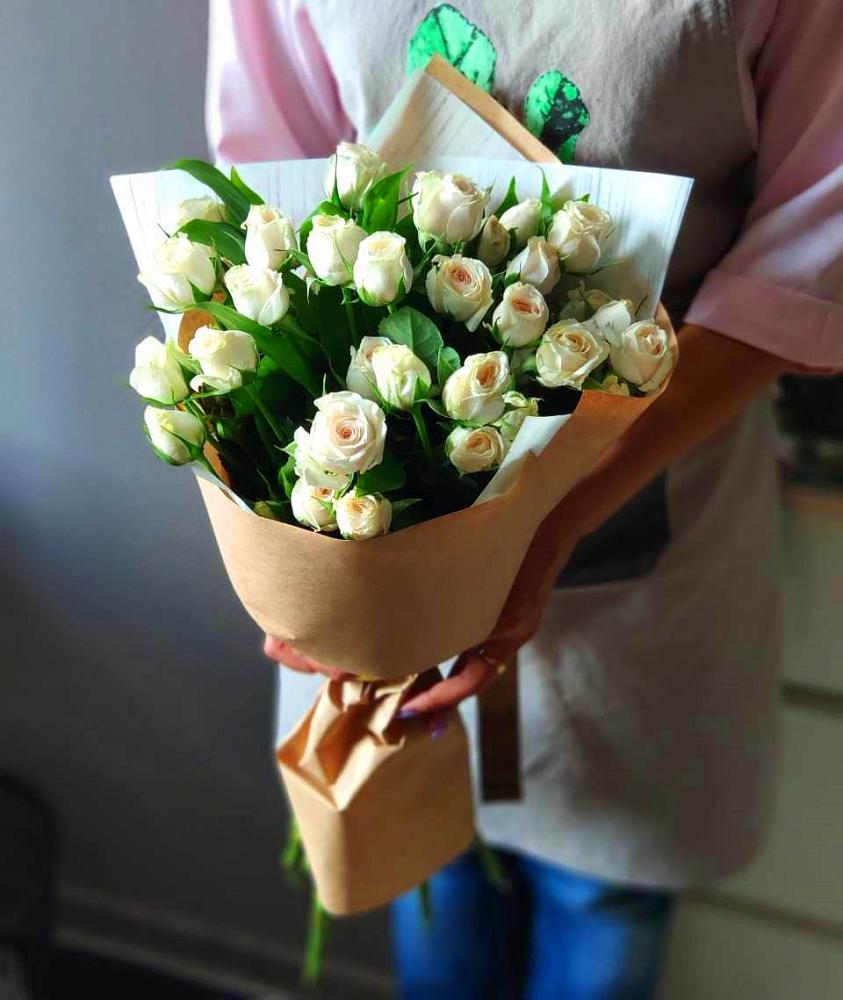 Букет цветов из: Розы в Искре