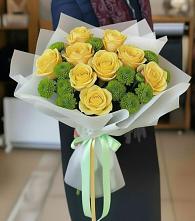 Букет цветов из:  Хризантемы и Розы в Искре