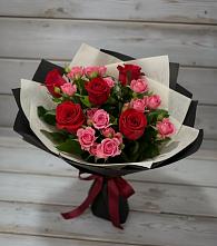 Букет цветов из:  Розы в Искре