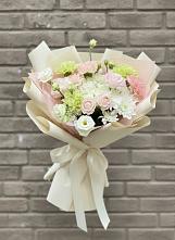 Букет цветов из:  Гвоздики, Розы, Лизиантусы и Хризантемы в Искре