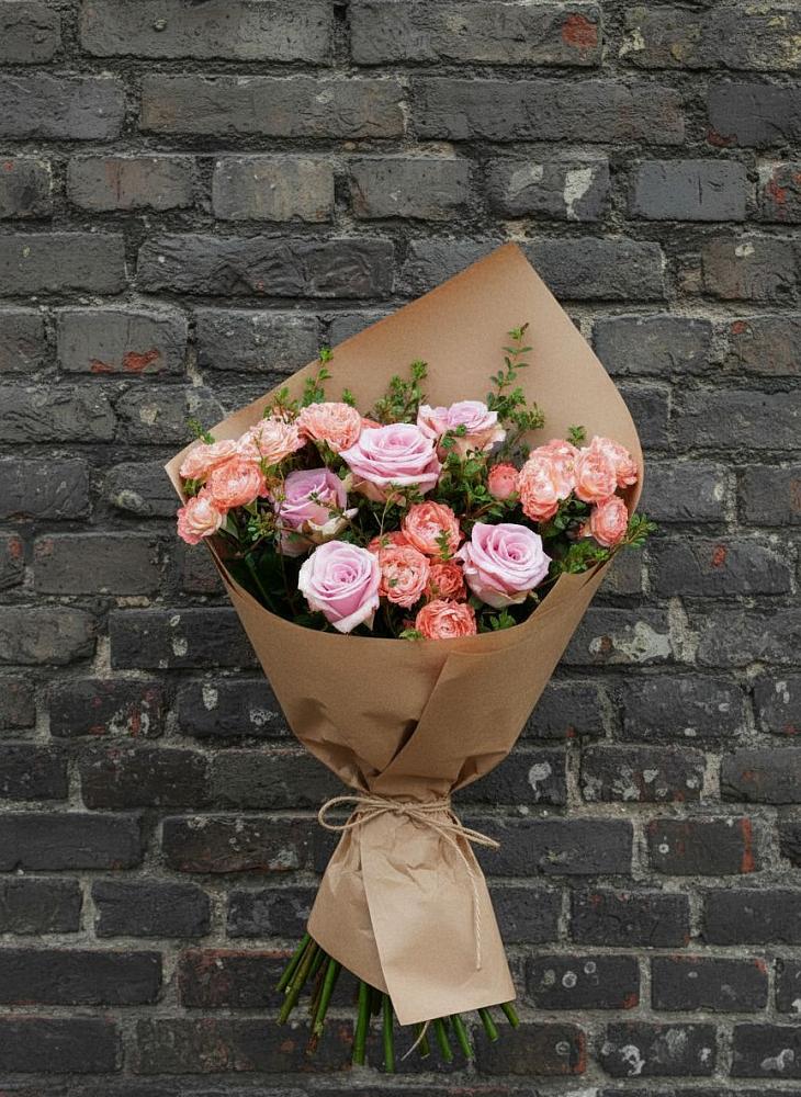 Букет цветов из: Розы в Искре