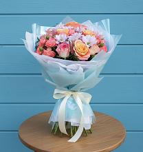 Букет цветов из:  Хризантемы и Розы в Искре