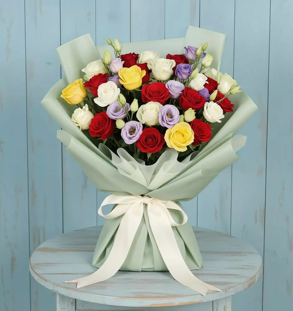 Букет цветов из: Розы в Искре