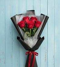 Букет цветов из:  Розы в Искре
