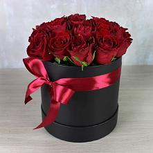 Цветочная композиция из Розы в шляпной коробке в Искре
