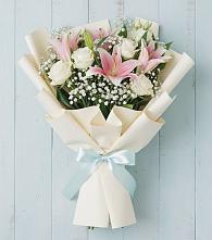 Букет цветов из:  Лилии в Искре